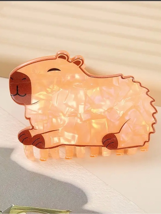 Accessories - Capybara hair clip